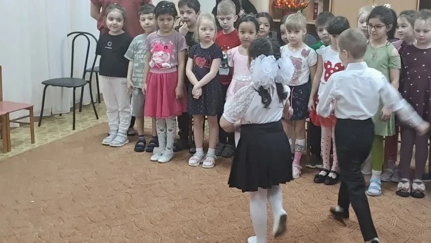 🇷🇺 Понедельник начинается с гордости! 🇷🇺 
 
В нашем детском саду понедельник начался с торжестве
