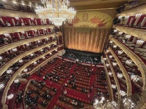 🧵 Шторы Большого театра сшили в Балашихе