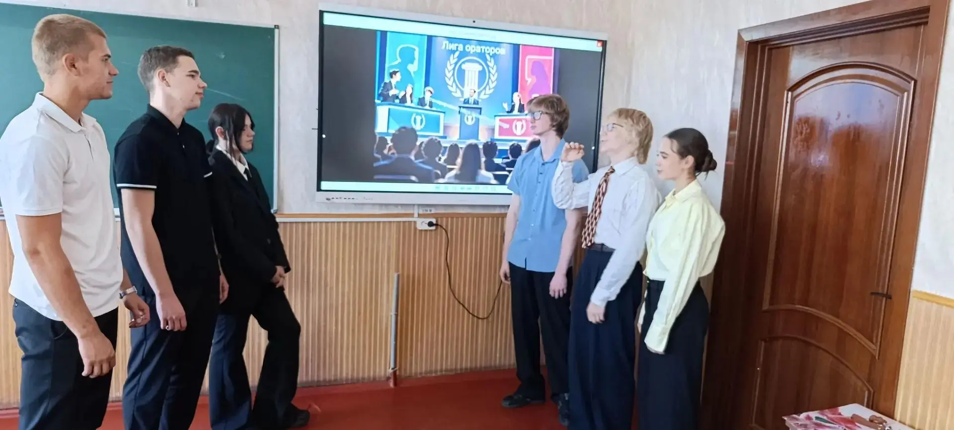 О чем молчат учебники и о чем говорят дебаты? 🎤