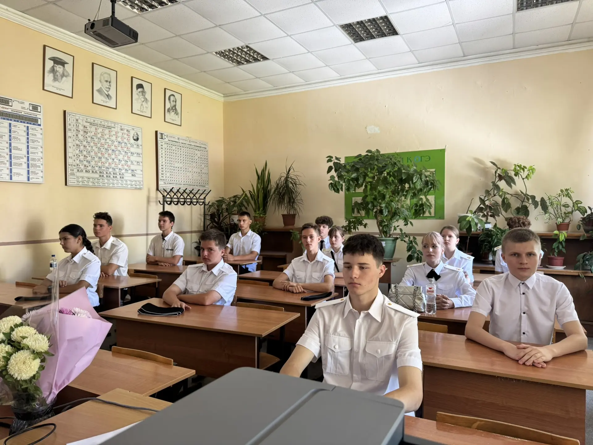 После торжественной линейки прошло первое в этом учебном году занятия из цикла  "Разгов...