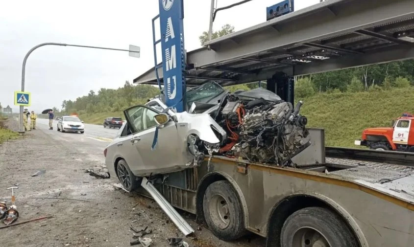 🚨 Скончался до приезда медиков: амурчанин погиб, столкнувшись с автовозом в Хабаровско...