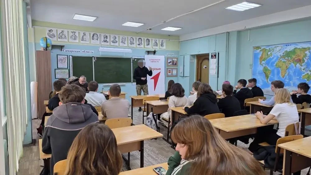 🇷🇺 «Урок мужества» в ГБОУ СОШ №3 п.г.т. Смышляевка  В рамках всероссийского проекта "Классные встреч