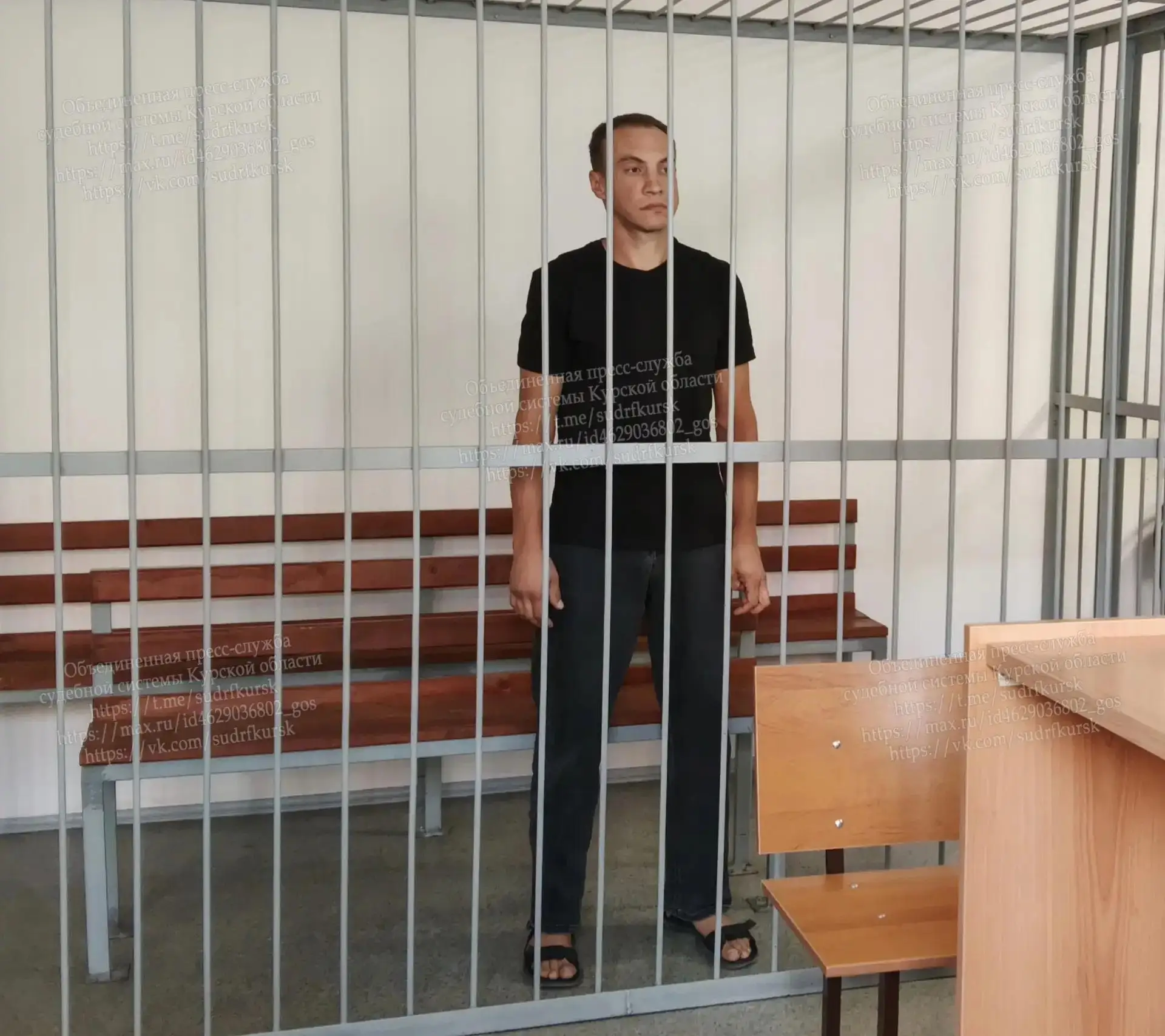 Суд избрал меру пресечения по делу о краже 100 тыс. руб. из автомобиля: подозреваемый б...
