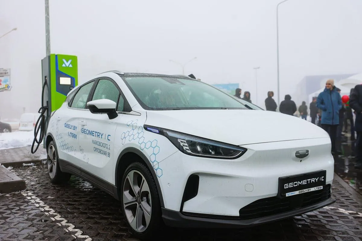 В Беларуси электромобилей и гибридов уже 70,3 тыс. — за август парк вырос на 7,2%, а чи...
