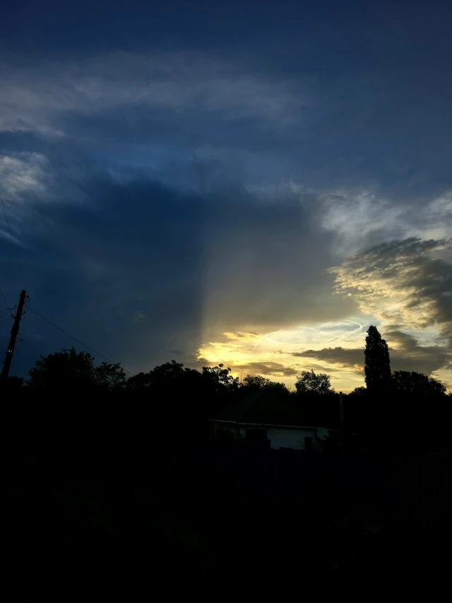 Как сегодня красиво поделилась погода 🌇 📩📸 Ксюшечка Мась  ЧАТ города Барахолка Недвижка