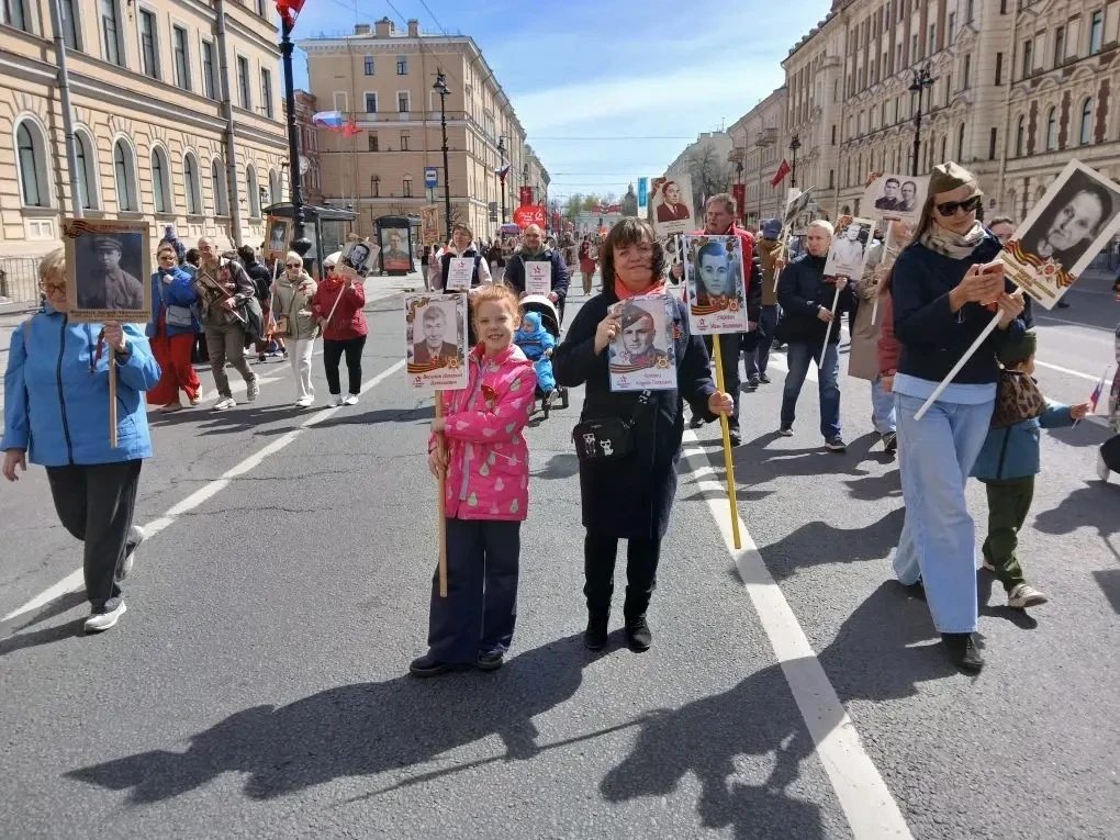 Продолжаем праздничную фотоподборку!  С Праздником, дорогие друзья!