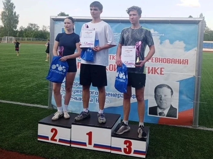 На стадионе Кировец состоялись традиционные соревнования по лёгкой атлетике памяти заслуженного трен