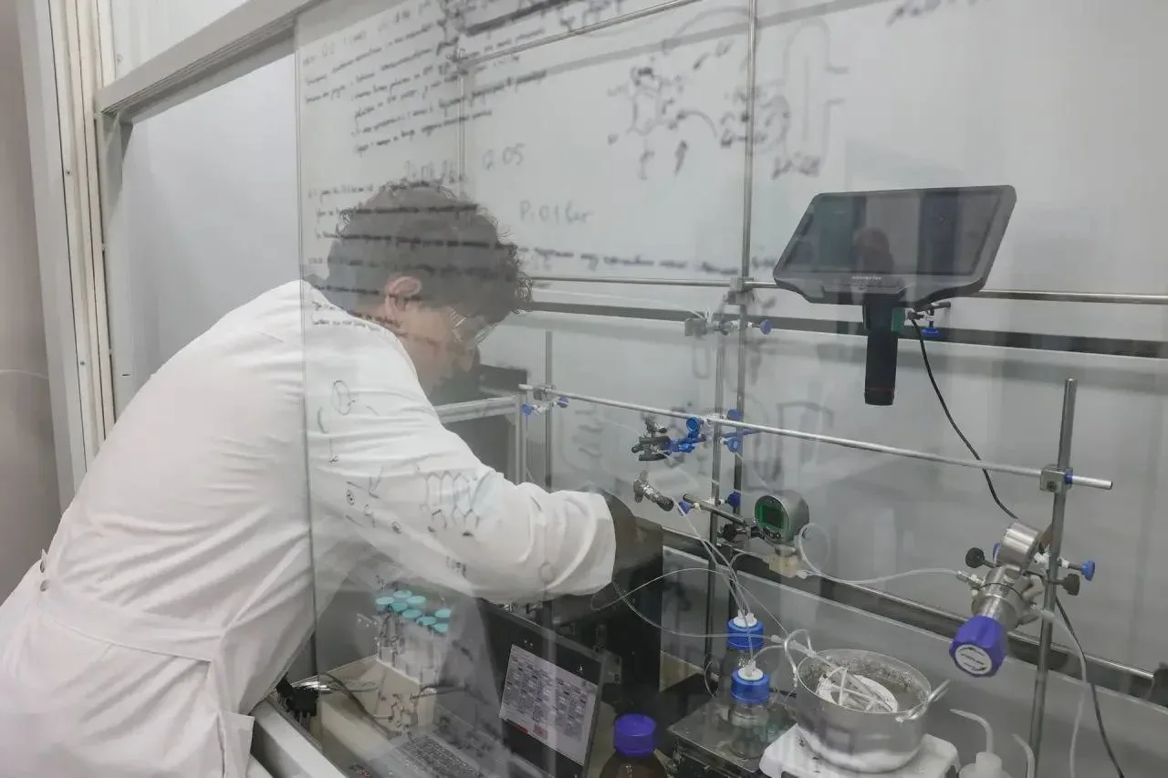 🧪 Мантуров оценил достижения химического центра ЮФУ