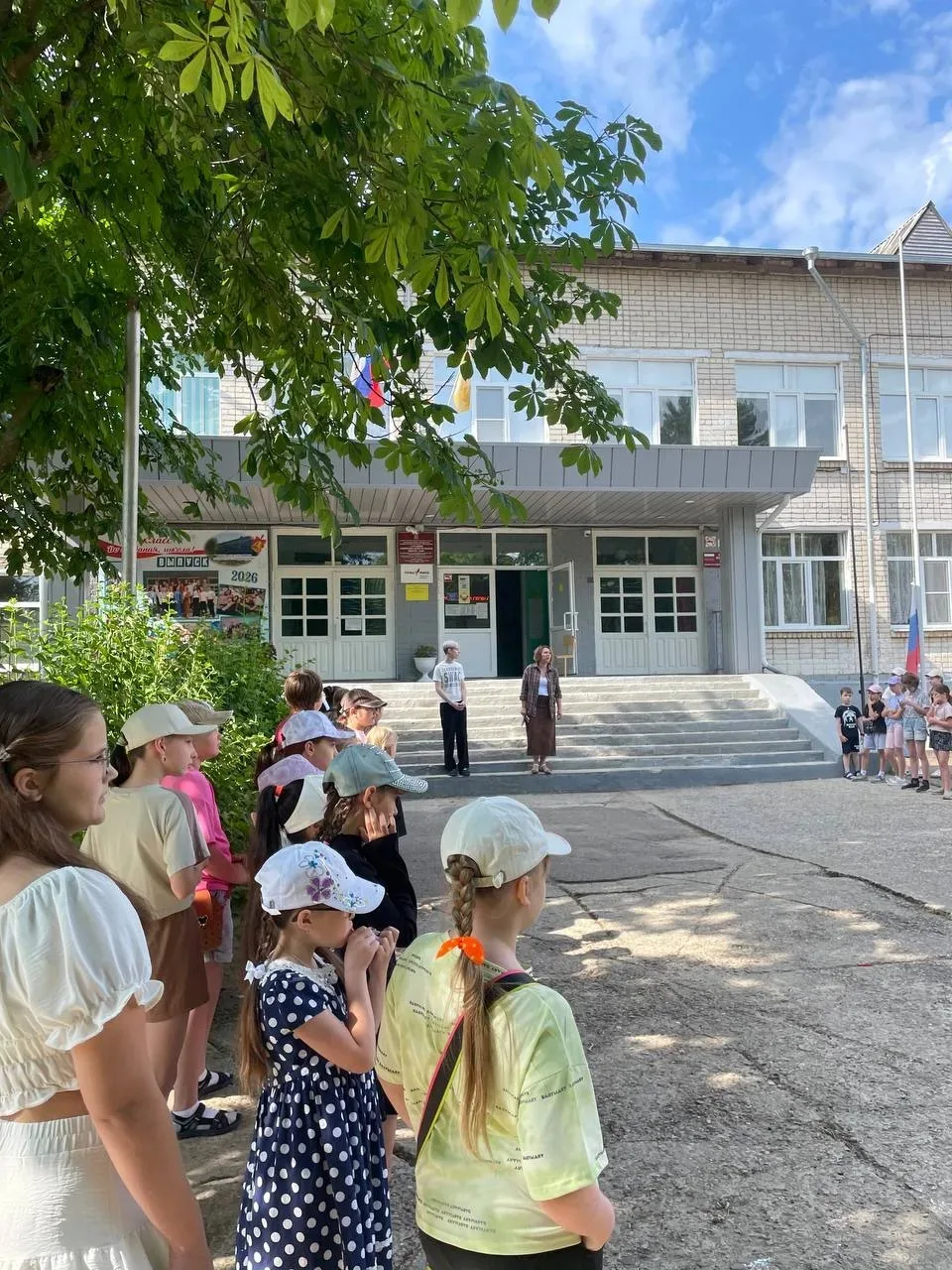 3️⃣ день в пришкольном лагере «Искорка» прошёл под девизом «День Творчества» ✨

Утро началось с заря