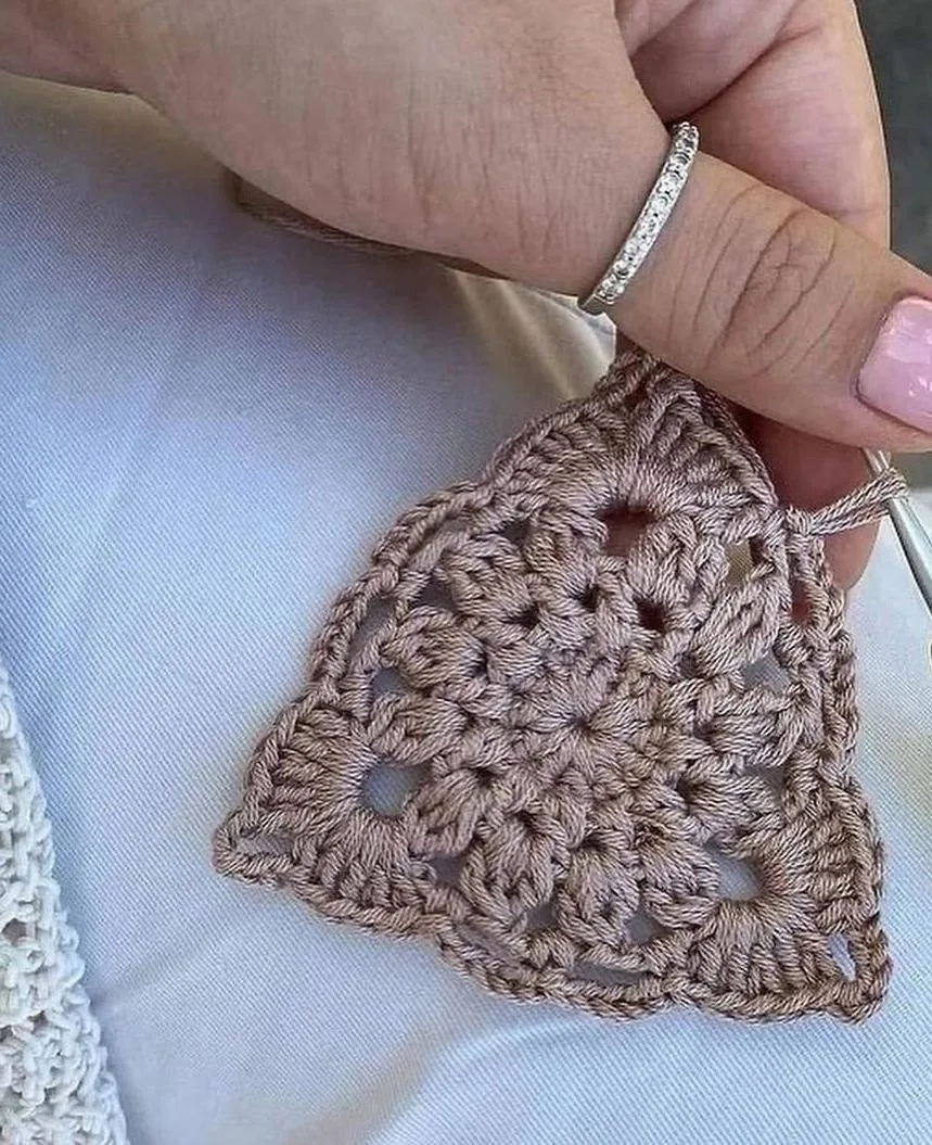 Красивые мотивы со схемами крючком💕