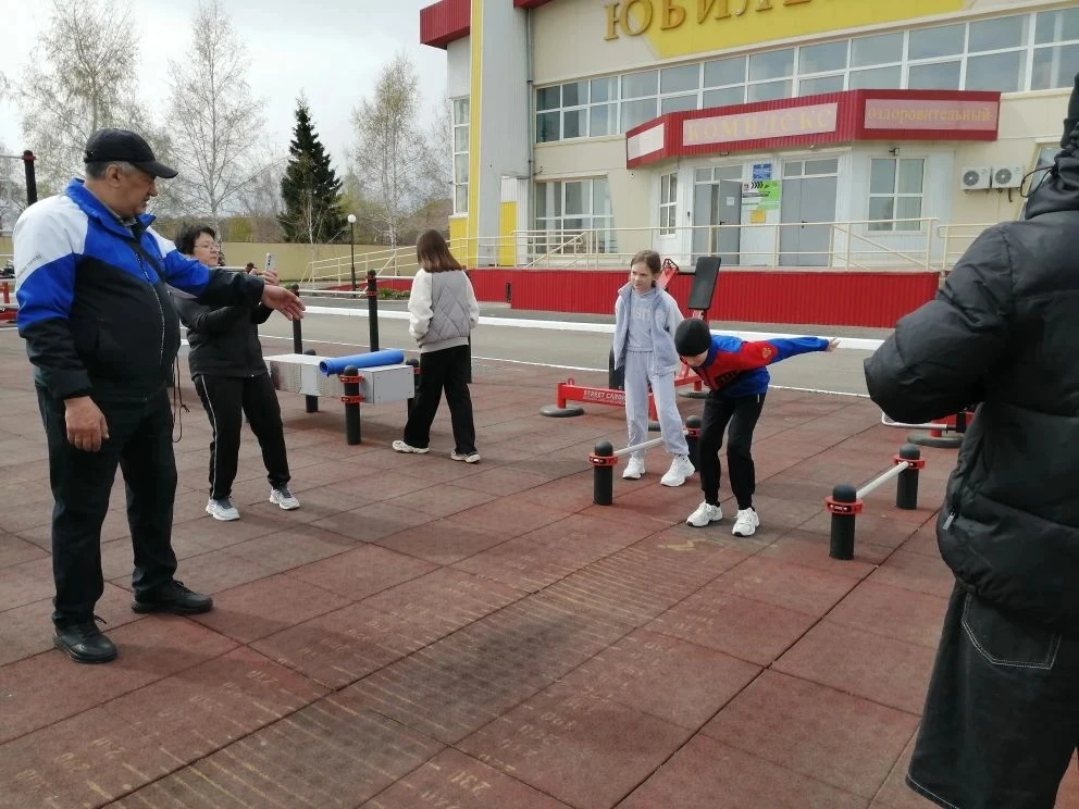 Поздравляем  юных чемпионов из Емельяновской СОШ — сегодня они успешно сдали нормативы ...