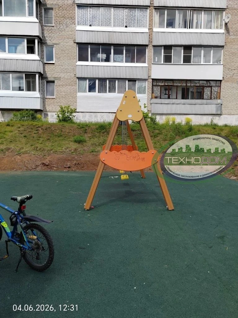 ✍Сага о Егоре, маркере и детской площадке

😑Пока строители в поте лица пытаются превратить двор по 