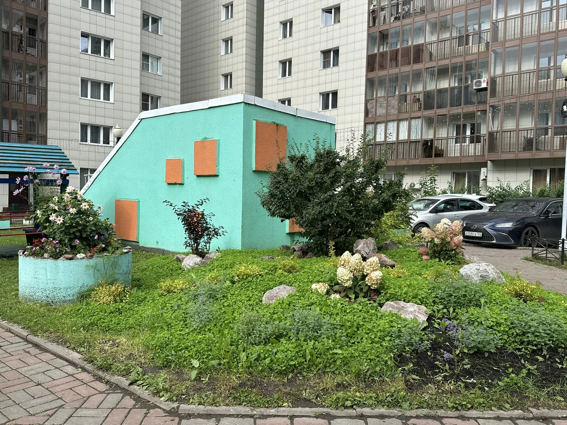 В Советском районе 15 дворов выиграли грант на озеленение🌿