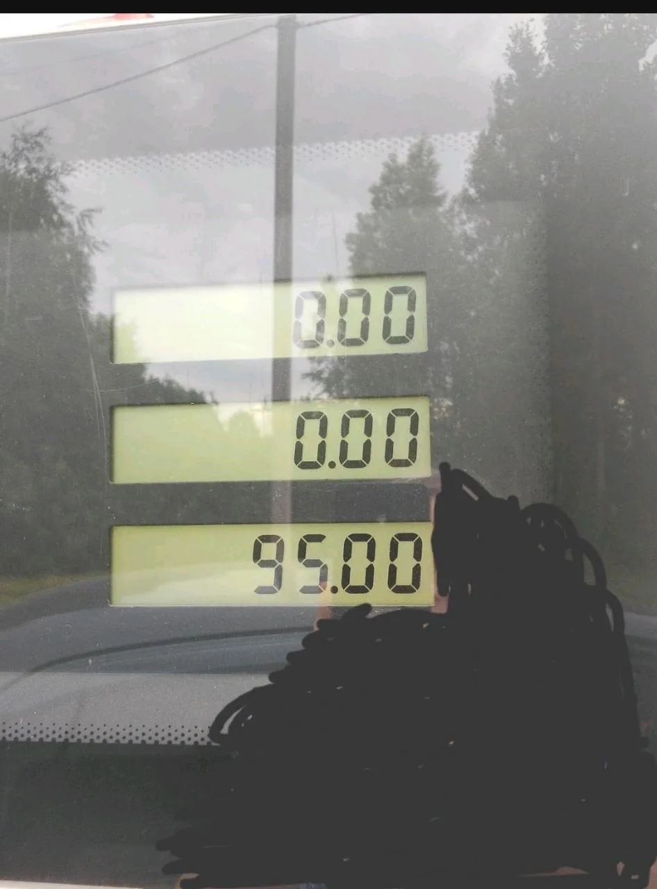 В Никольском на частных заправках 92 бензин продают по 95 рублей, пишут нам в предложку.