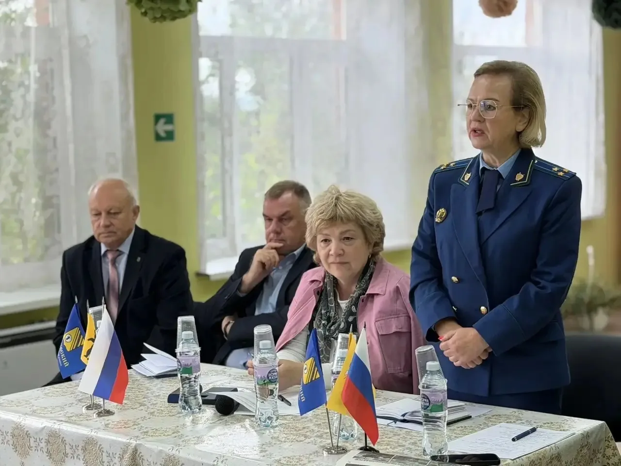Тутаевский межрайонный прокурор Наталья Елисеева  провела рабочую встречу с жителями тр...