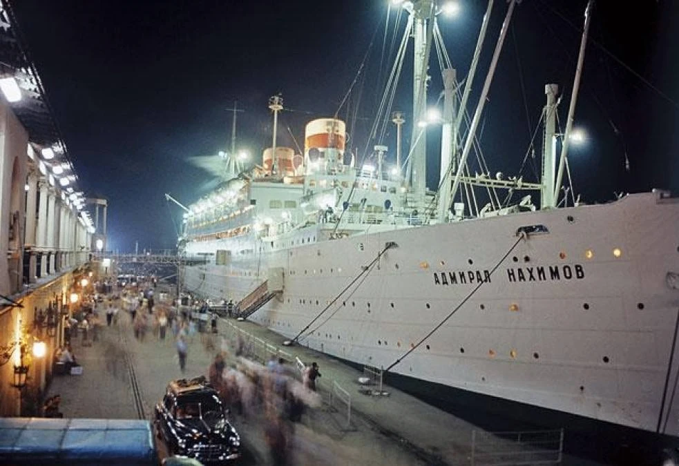 🚢 31 августа 1986 года в Цемесской бухте близ Новороссийска получил пробоину и затонул...