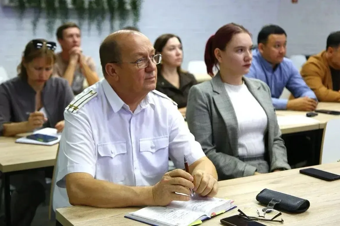 О возможностях платформы «Сферум» в национальном мессенджере МАКС говорили на совещании...