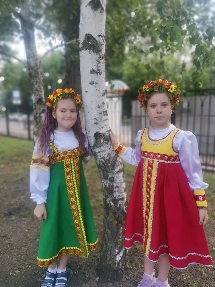 Тема: фотосессия "Русские красавицы" обучающихся кружка бисероплетения "Бусинка"

       Кржановская