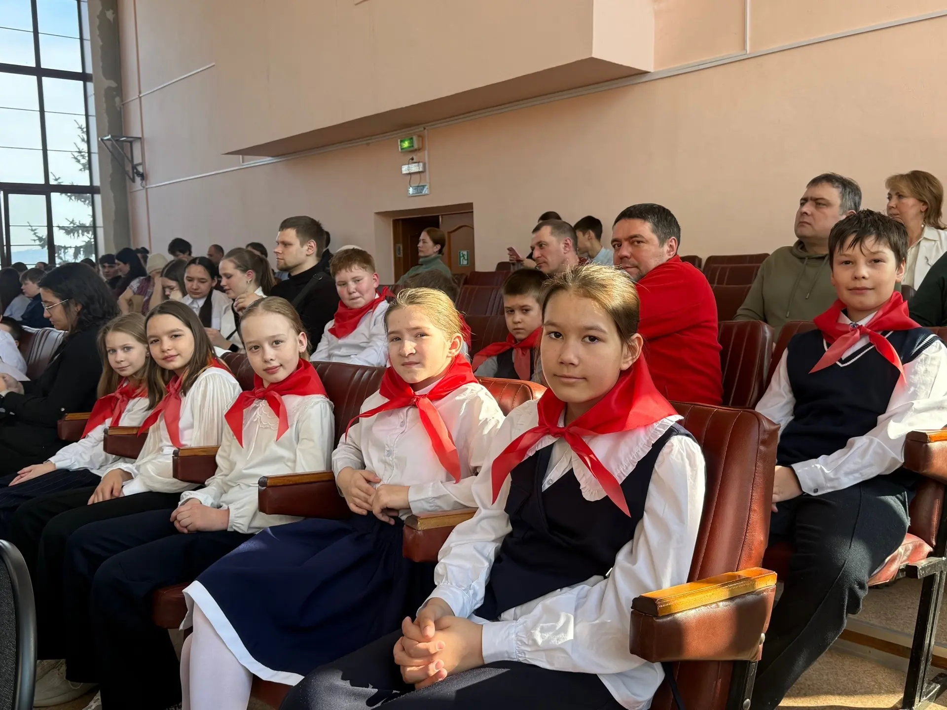 МЫ В КОМАНДЕ ПЕРВЫХ! ⚡️  В Центральной городской библиотеке прошла торжественная церемония посвящени