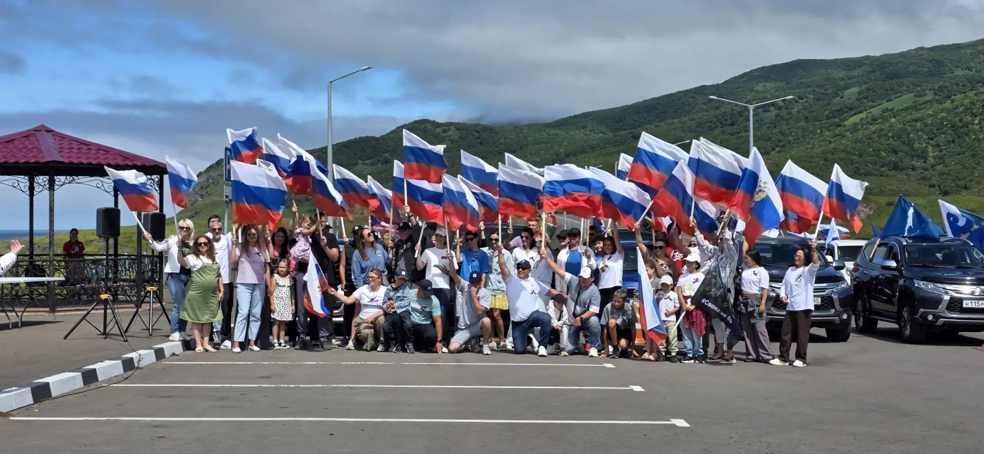 Сегодня в округе прошёл автопробег, посвящённый Дню Государственного флага России. Учас...