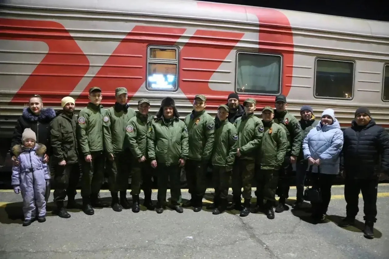 🔥 Юные следопыты Нижневартовска на «Вахте Памяти»!  В центре «Патриот» состоялось торжественное откр