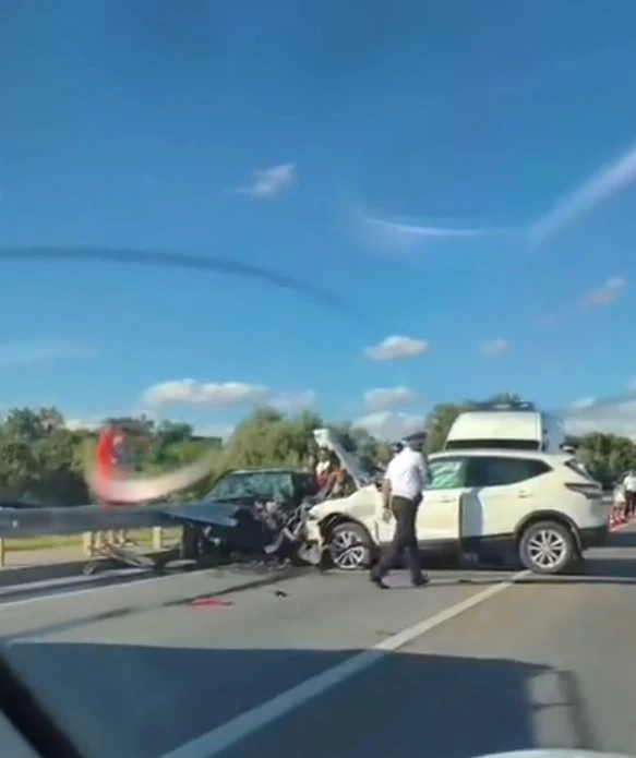 ❗На выезде из Ставрополя произошла серьезная авария 🚨
