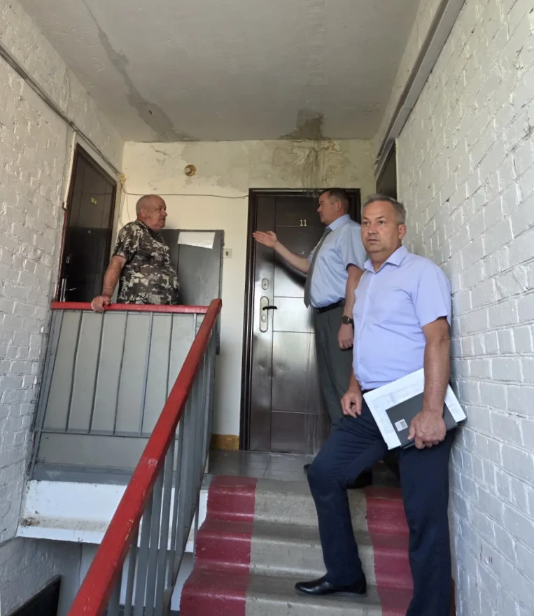 Посетил многоквартирный дом в поселке Воронцовка на улице 40 лет Победы, 12. Ситуация непростая: дом