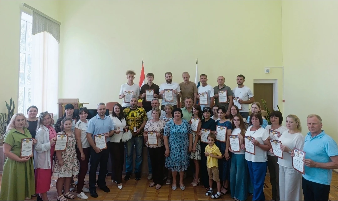 🇷🇺В Мантуровском районе чествовали героев спорта в преддверии Дня физкультурника!