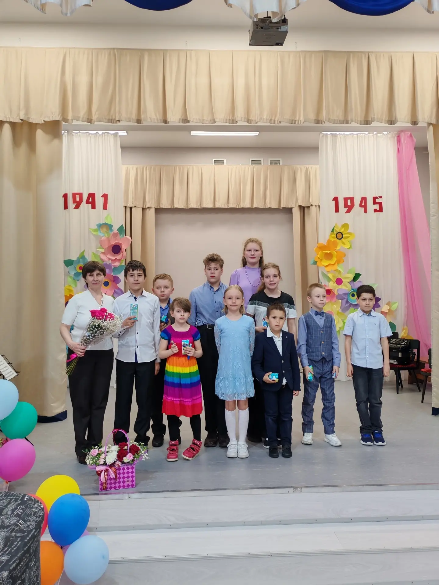 🔥«Зажги свою звезду» - так звучало название отчётного концерта отделения  народных инс...