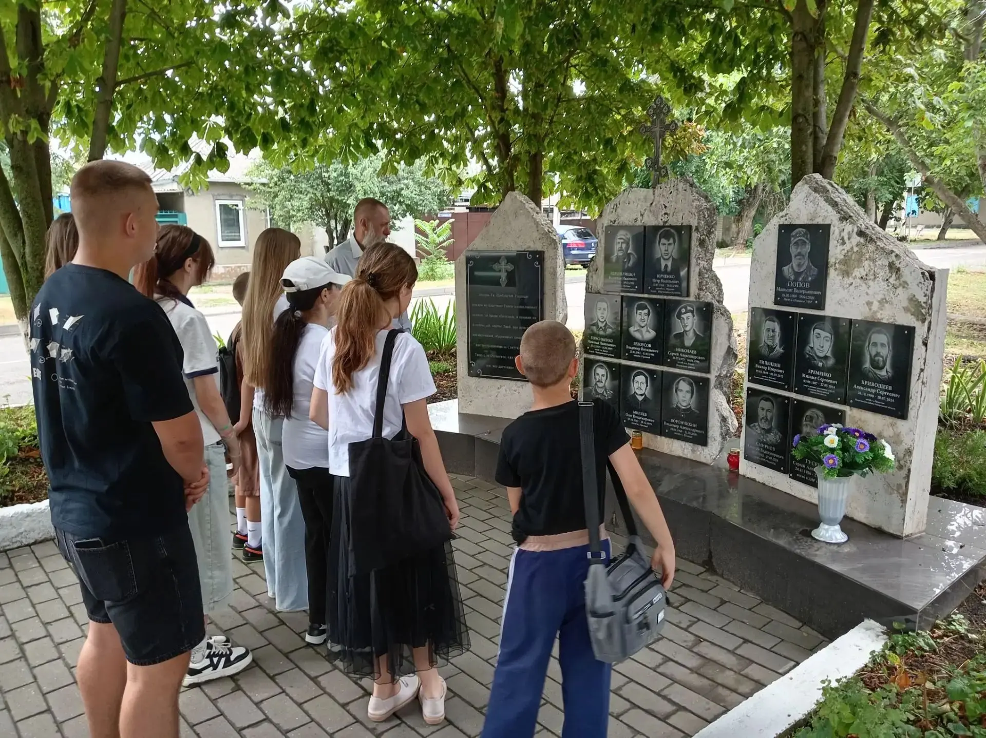 БИТВА ЗА КАВКАЗ.
АКЦИЯ "Куст красной розы"

28 июля 1942 года в самом начале битвы за Кавказ фронт б