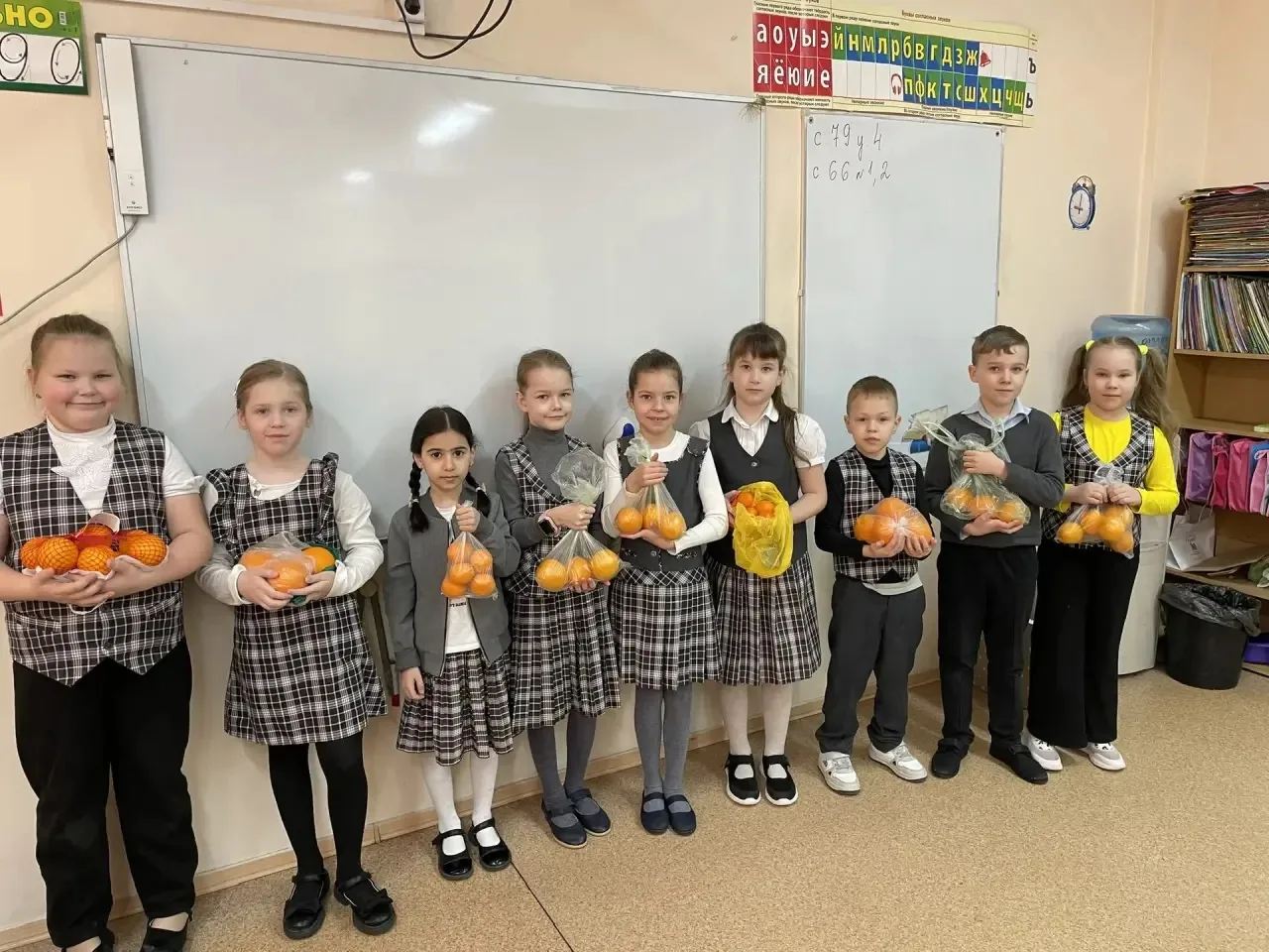 В школе прошел оранжевый день здоровья!🍊 «Мы делили апельсин,много нас,а он один»,- вспоминая строки