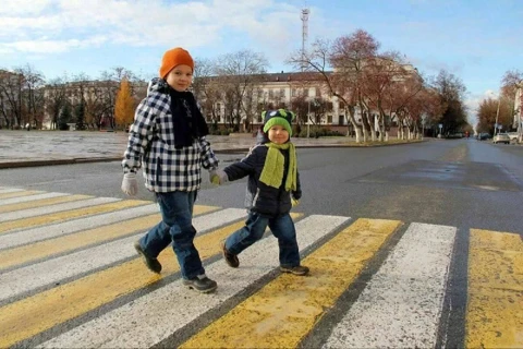 Кирово-Чепецкие автоинспекторы напоминают родителям о правилах детской безопасности на дороге.

Сотр