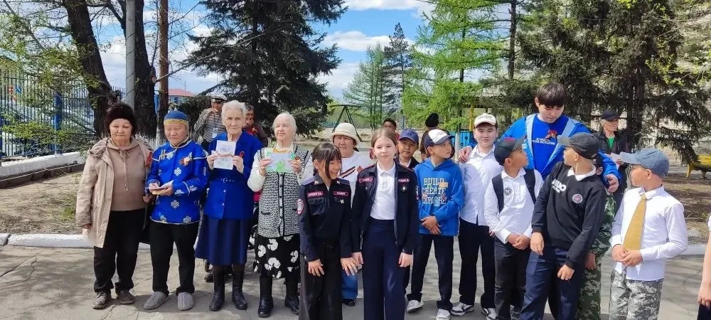В канун праздника 9 Мая в нашей школе прошла акция «День добрых дел» , ребята вместе с ...