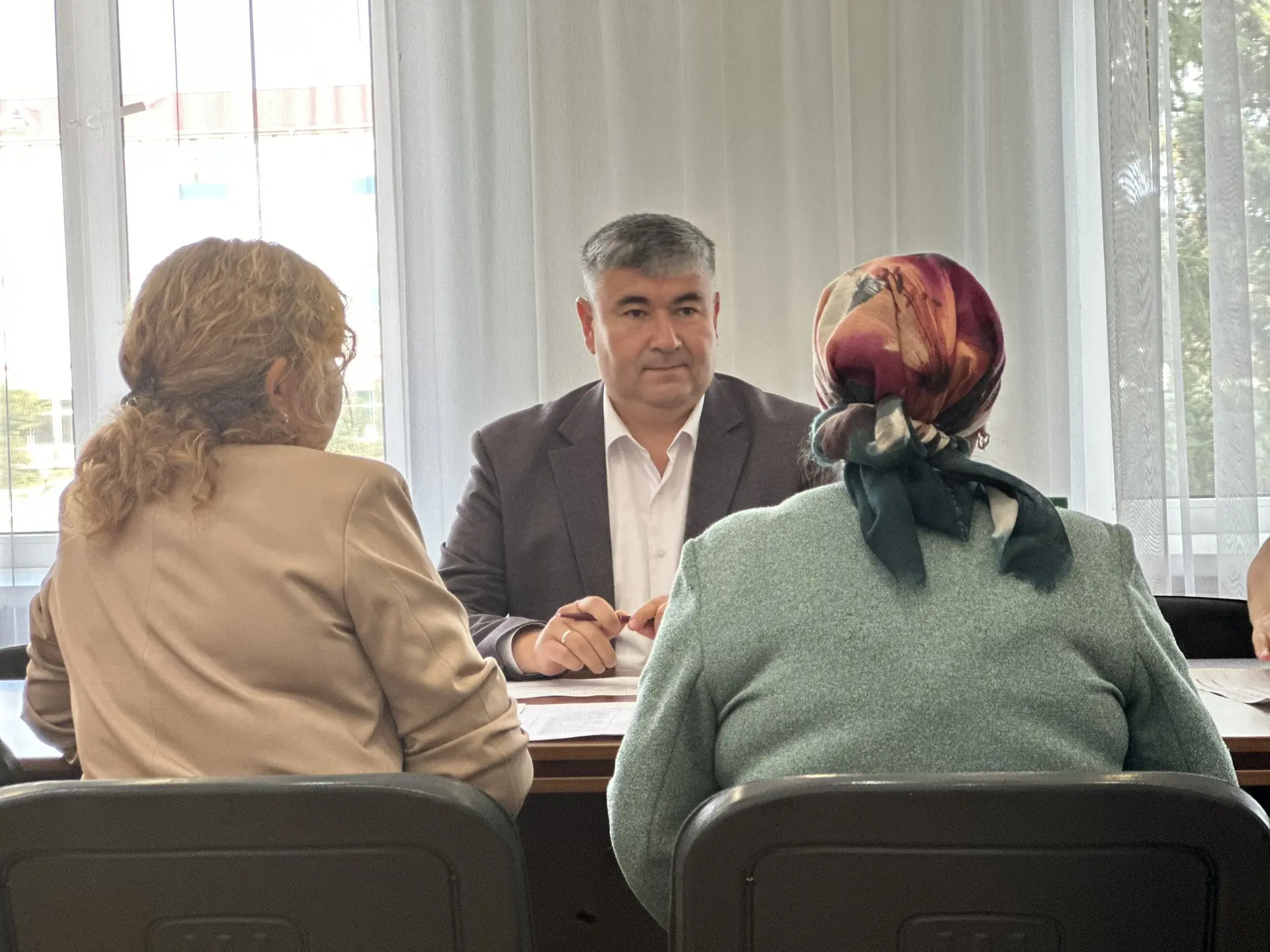 Дорогие земляки, по вторникам я традиционно встречаюсь с вами на приеме по личным вопро...