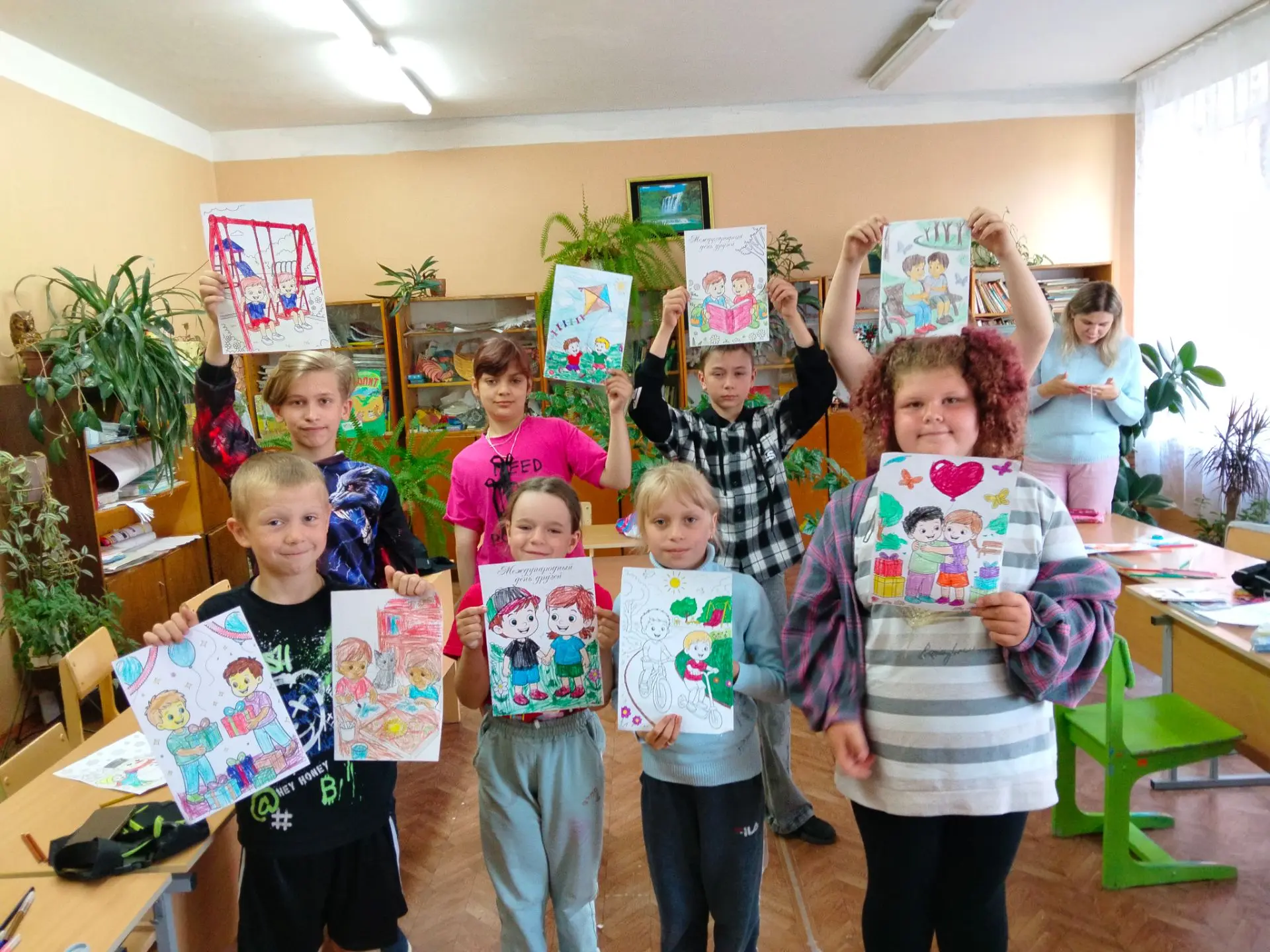 🤝 День друзей в нашем лагере: весело, душевно и разноцветно!

 Сегодня в  школьном лагере "Юность" 