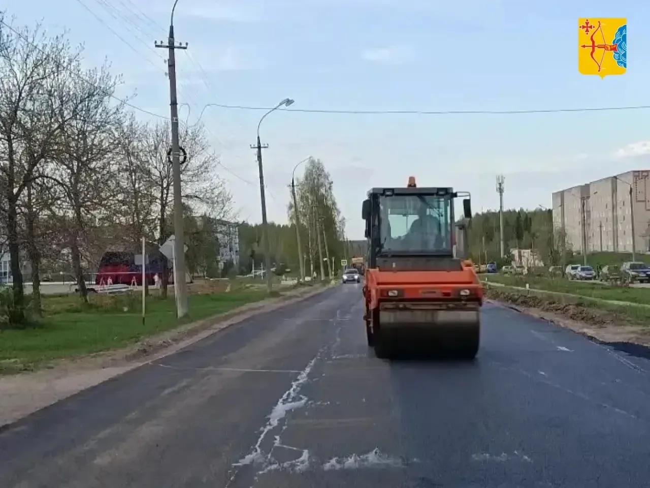 🚜 В Кировской области продолжается ремонт дорог в рамках программы «Дорожный миллиард», инициированн