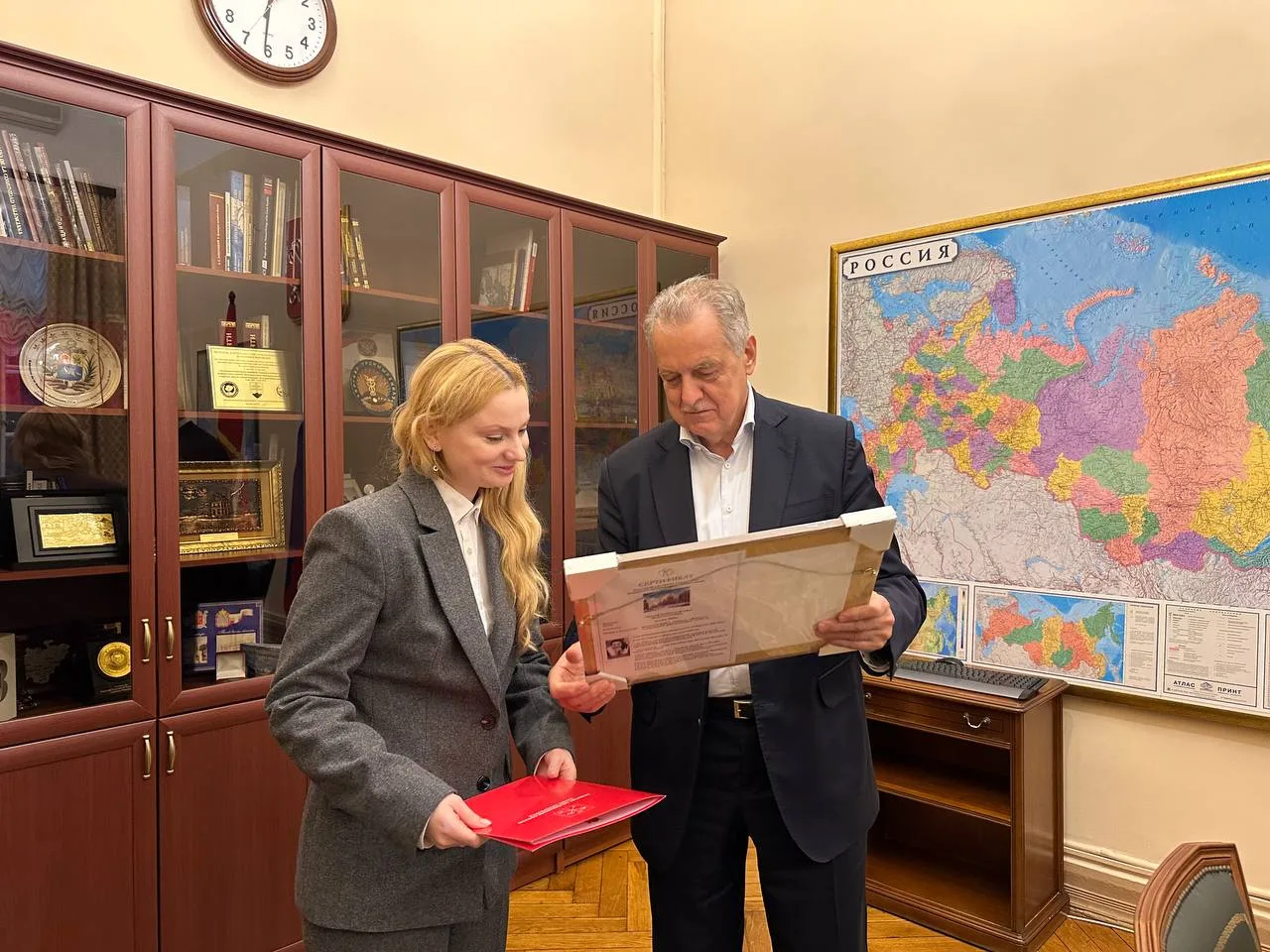 🇷🇺 Член Правительства Санкт-Петербурга – председатель Комитета по внешним связям Санкт-Петербурга Ев