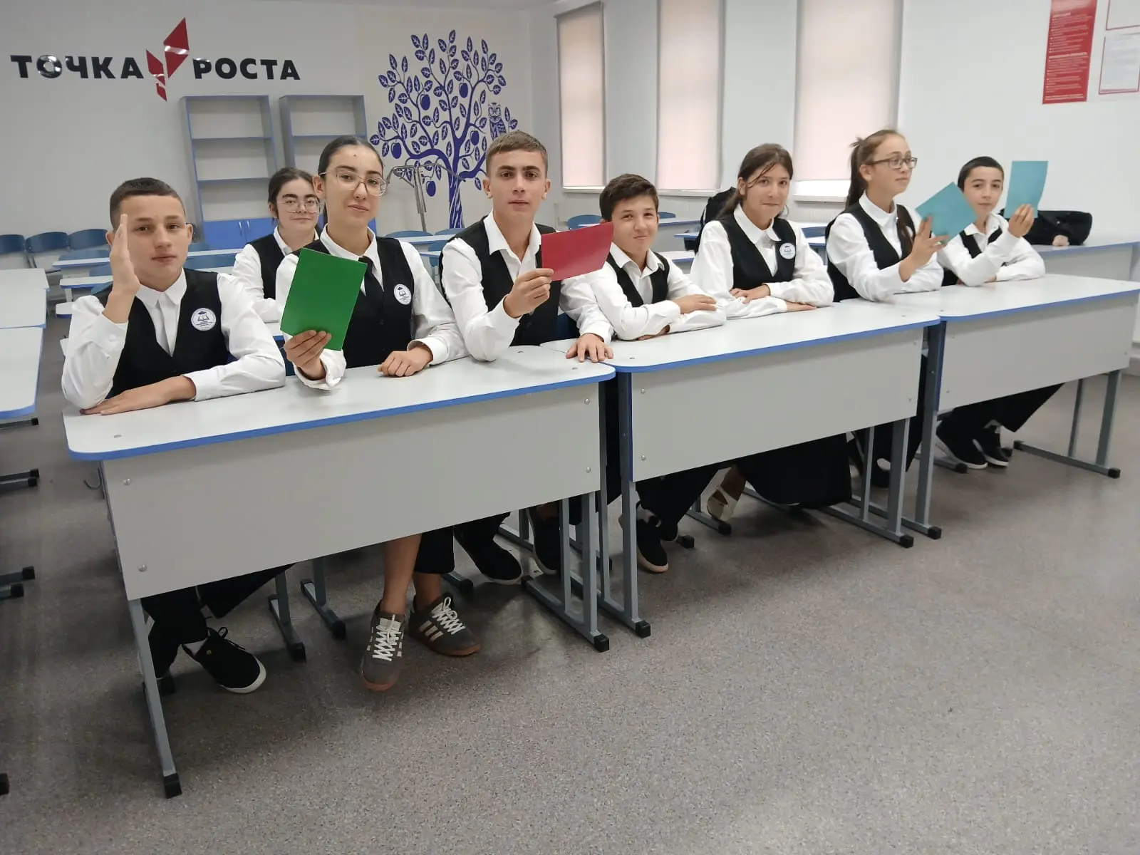 📝 В 8 «Б» ко Дню грамотности учитель русского языка и литературы Бетуганова М.Ю. прове...