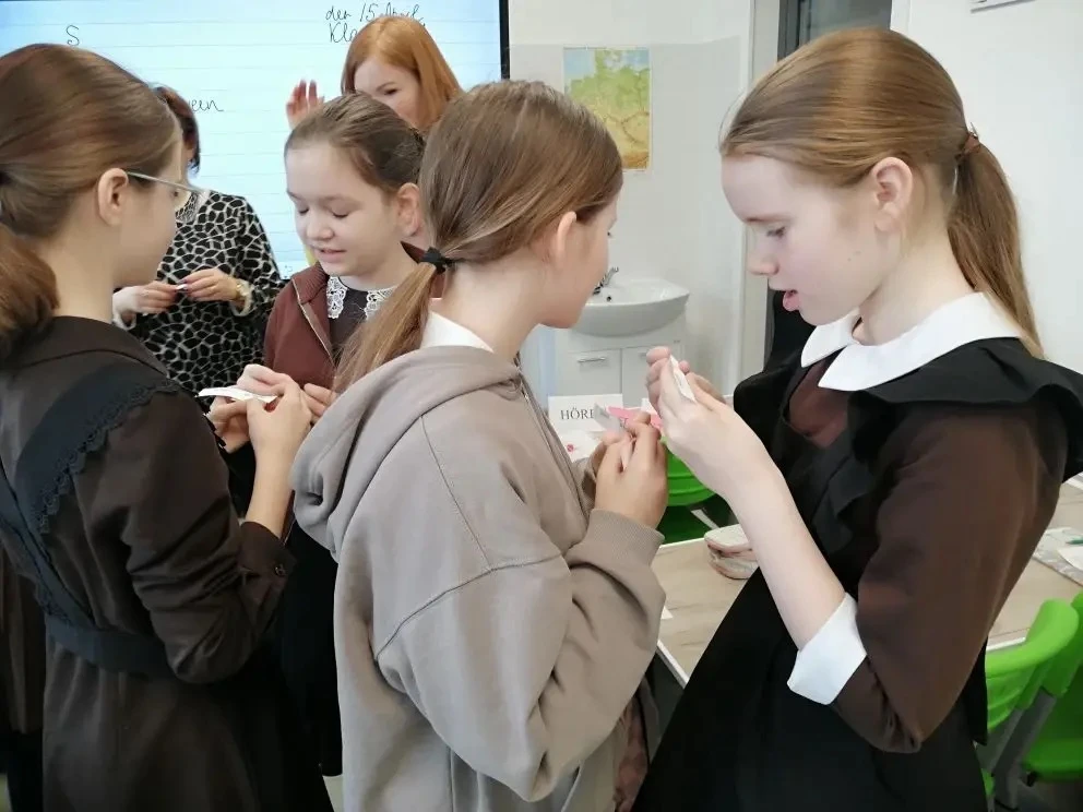 Методическая неделя продолжается!   ✏️ Сегодня, 15 апреля, своим уроком с учителями гимназии поделил