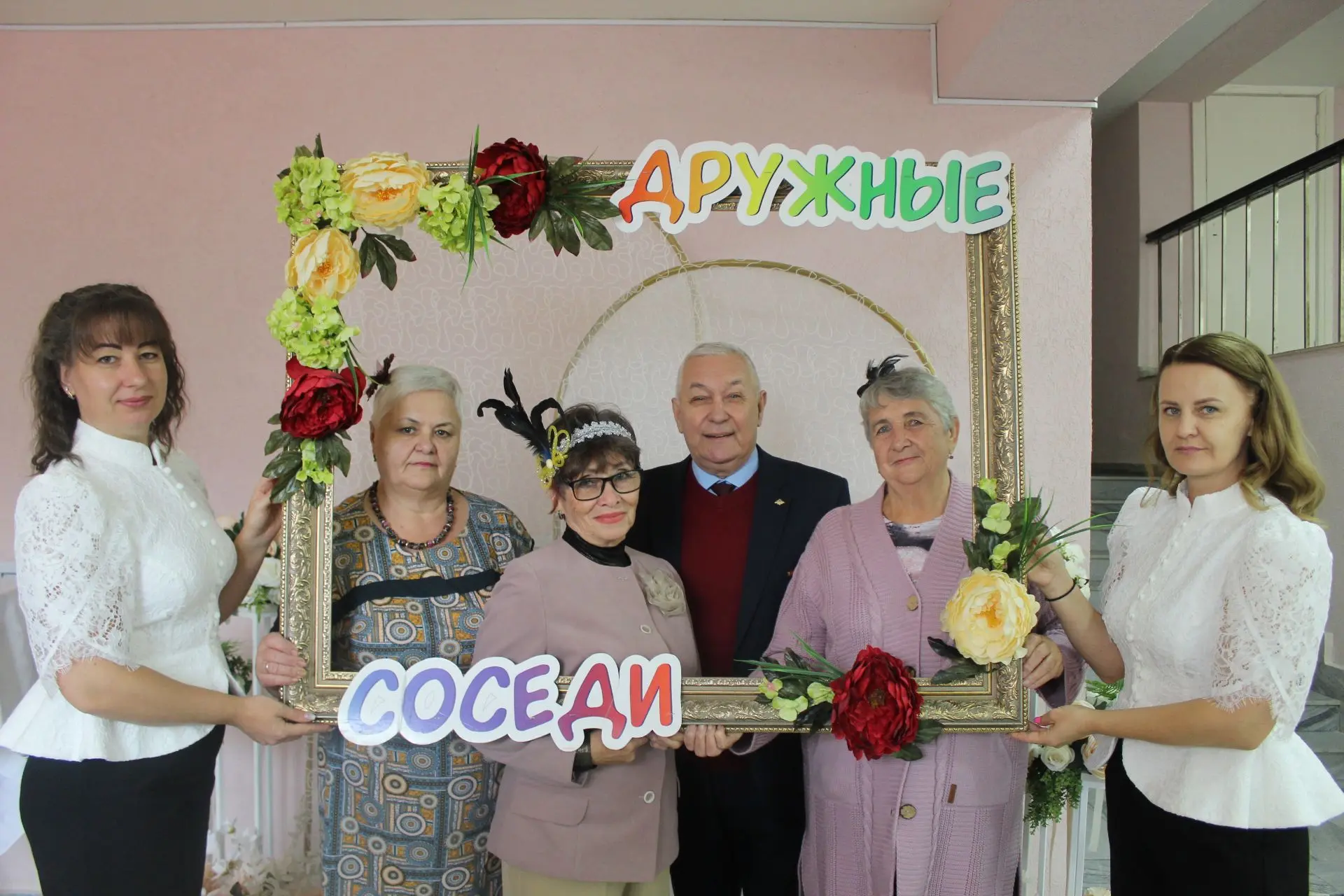 🎉 Грандиозный праздник, ностальгия и единство: 24-я ретро-вечеринка в Предгорном КЦСОН!