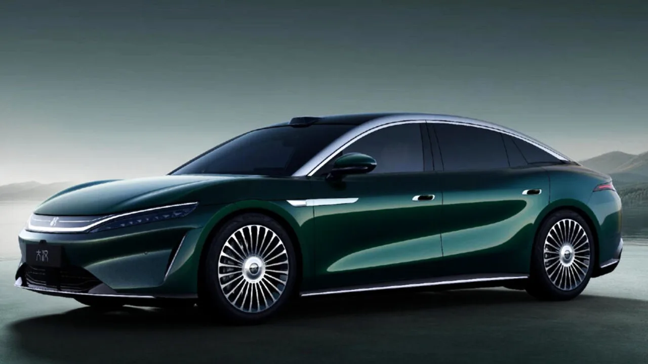BYD Da Han оказался крупнее Mercedes S-Class и получил батарею на 102 кВт·ч

BYD представил флагманс