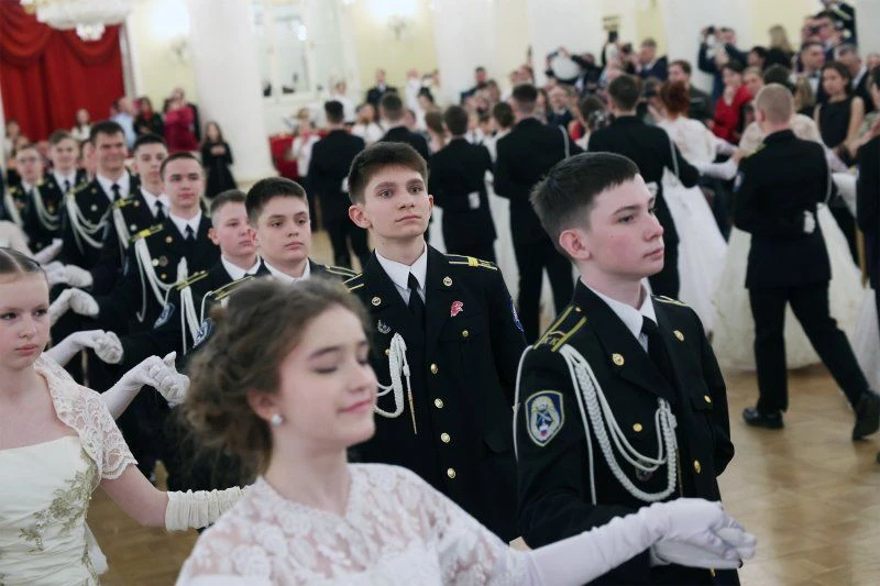 ✨ Красота и сила: в Доме союзов прошёл бал кадетов ФСО ✨ Во вторник в Колонном зале Дома союзов сост