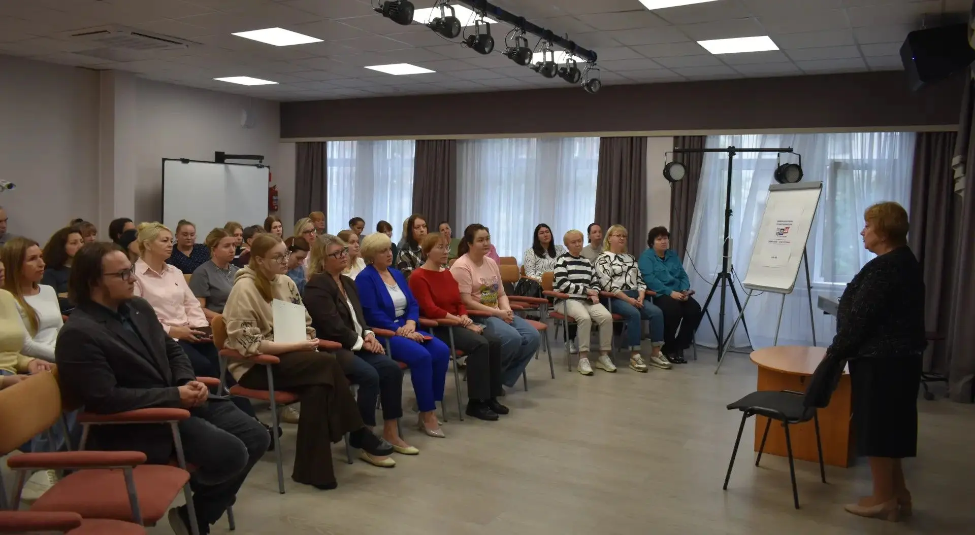 🇷🇺 Сегодня в Центре семьи Приморского района на улице Беговой состоялась встреча дире...
