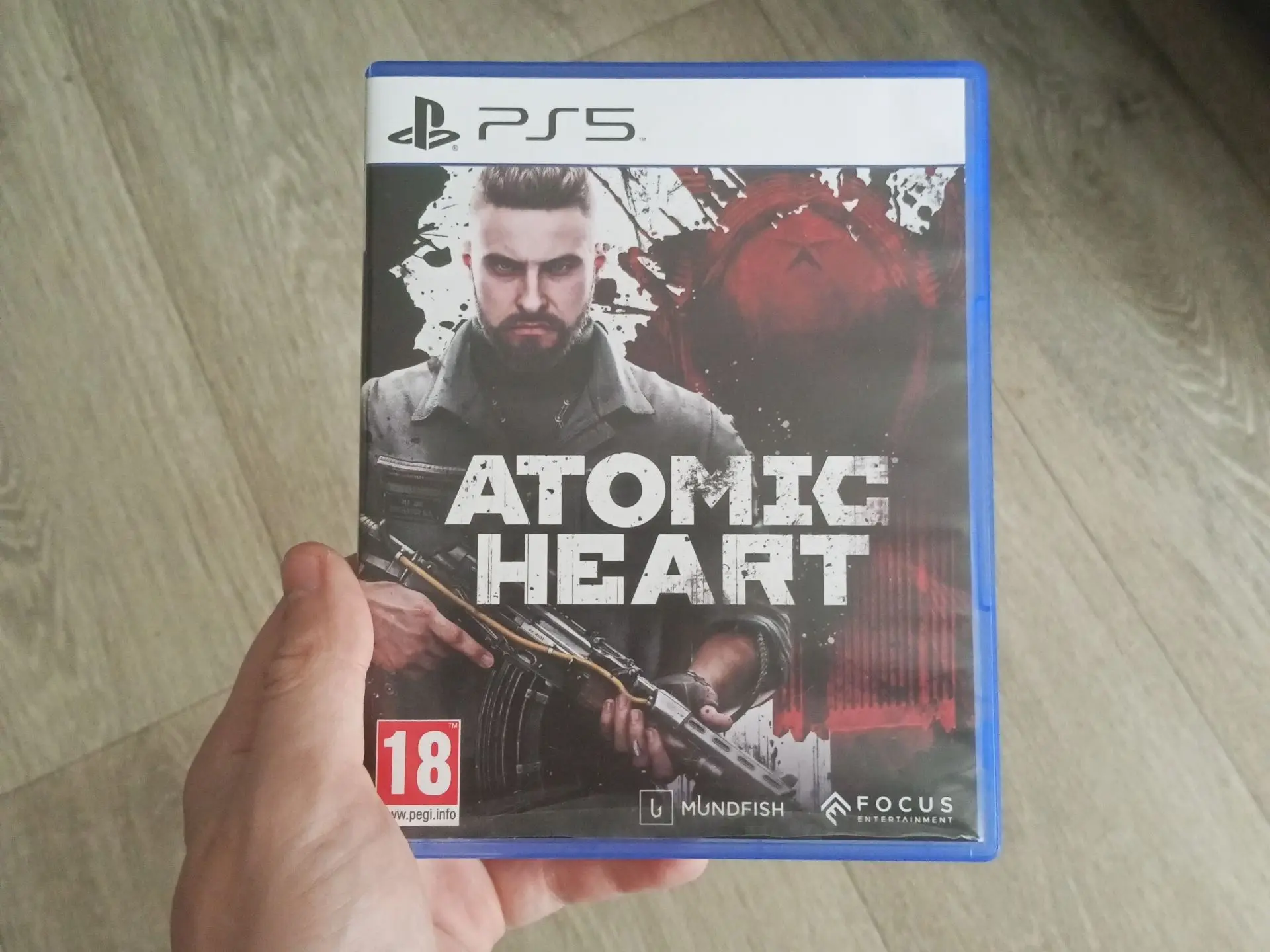 Добрый день. Продаю стандартное издание Atomic Heart. Версия игры для PS 5. Есть неболь...