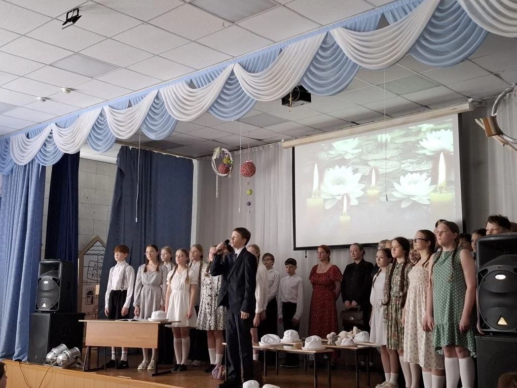 В преддверии 81-й годовщины Победы в Великой Отечественной войне в лицее прошёл фестиваль «Песни Поб