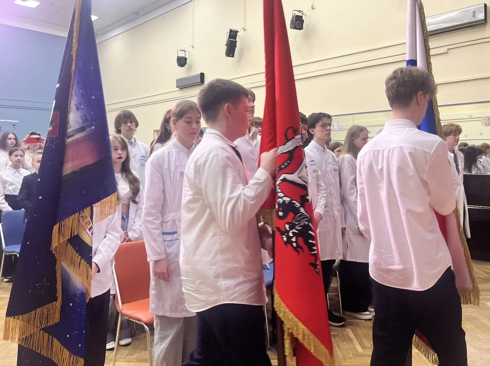 🇷🇺Начинаем неделю с поднятия Государственного флага Российской Федерации!  Эта неделя будет насыщенн