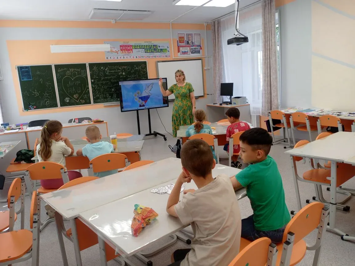 Творческая станция 
На этой остановке  участники погрузились в мир искусства, своими руками изготови