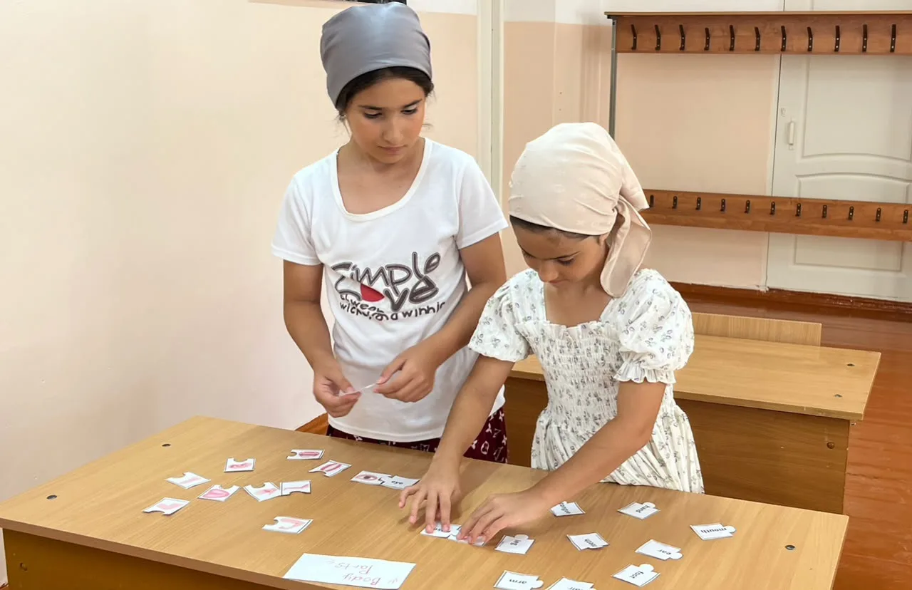 Вот и подошла к концу смена летней площадки «Занимательный английский», которая в течен...