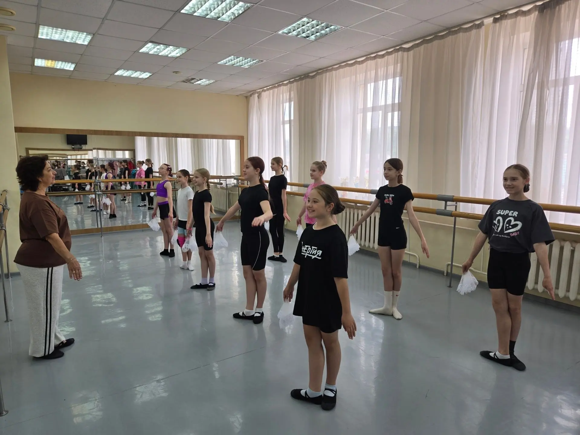 Мастер-класс по народному танцу ✨

Красота народного танца рождается из множества деталей, за которы