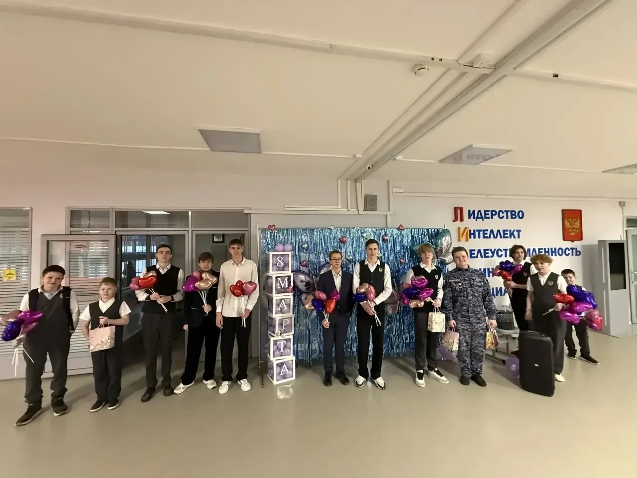 🌸 Дорогие дамы, замечательные педагоги, лицеистки, бабушки, мамы и все наши подписчицы! 🌸  Сердечно 